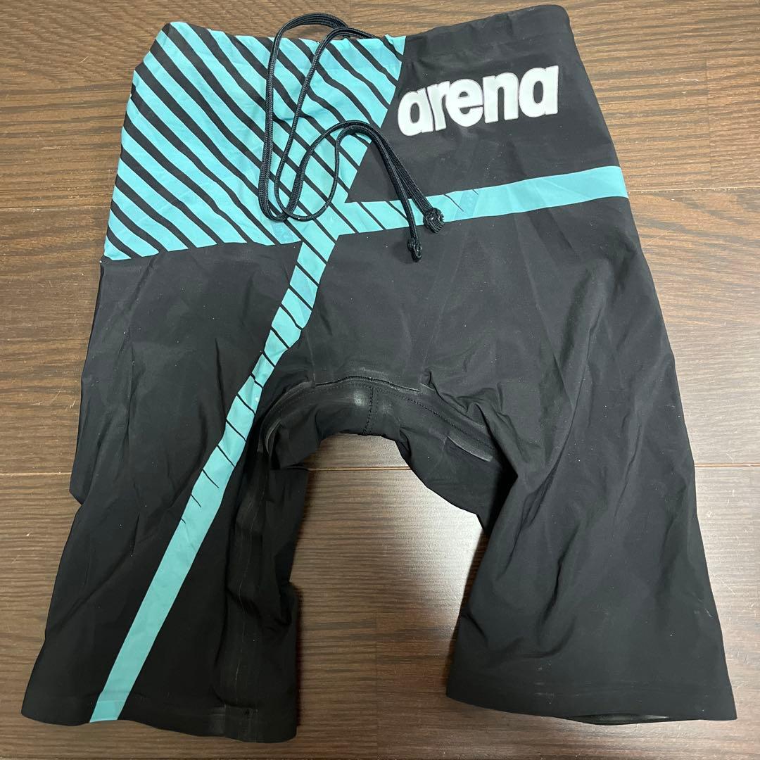 arena 競泳用水着 黒・青 ストライプ