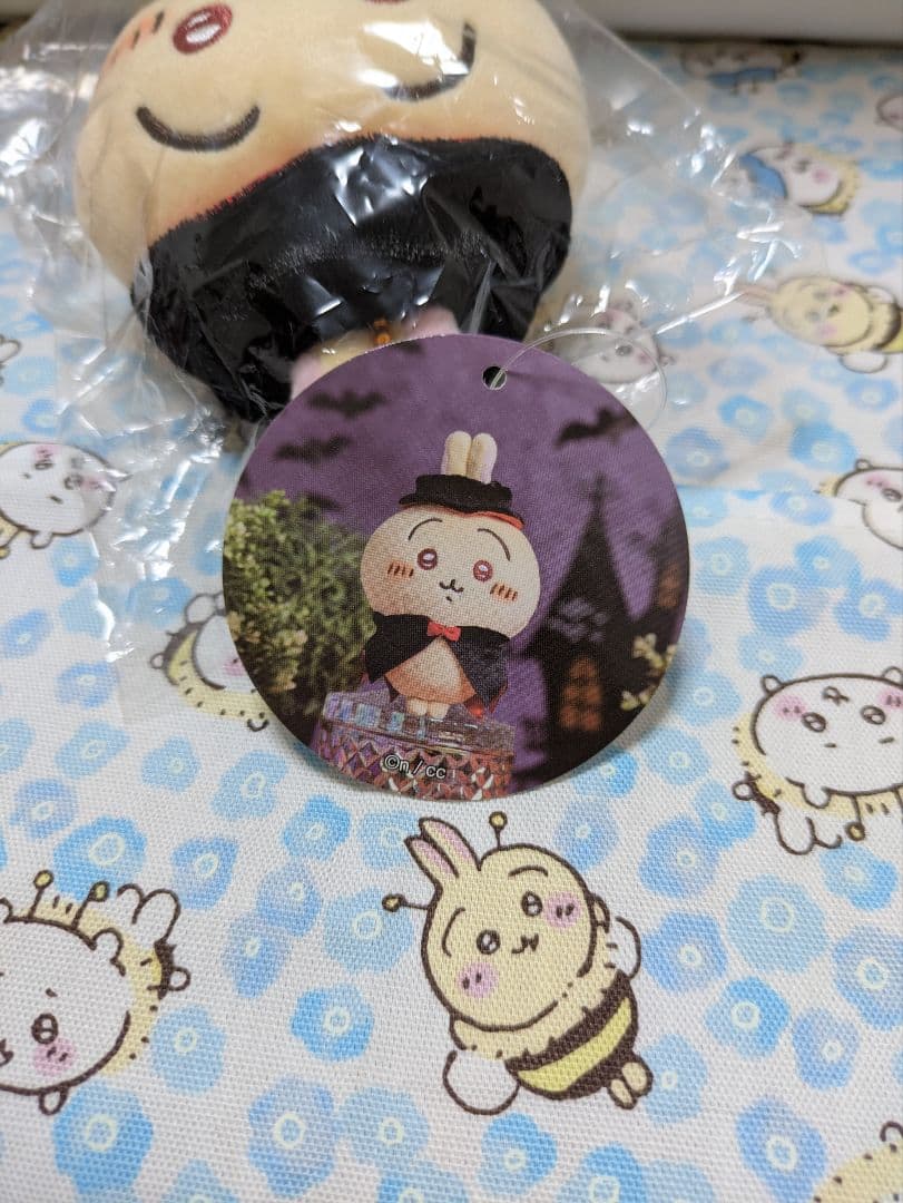 ちいかわ　うさぎ　ぬいぐるみ　ハロウィン　吸血鬼　マスコット　仮装しちゃう　①