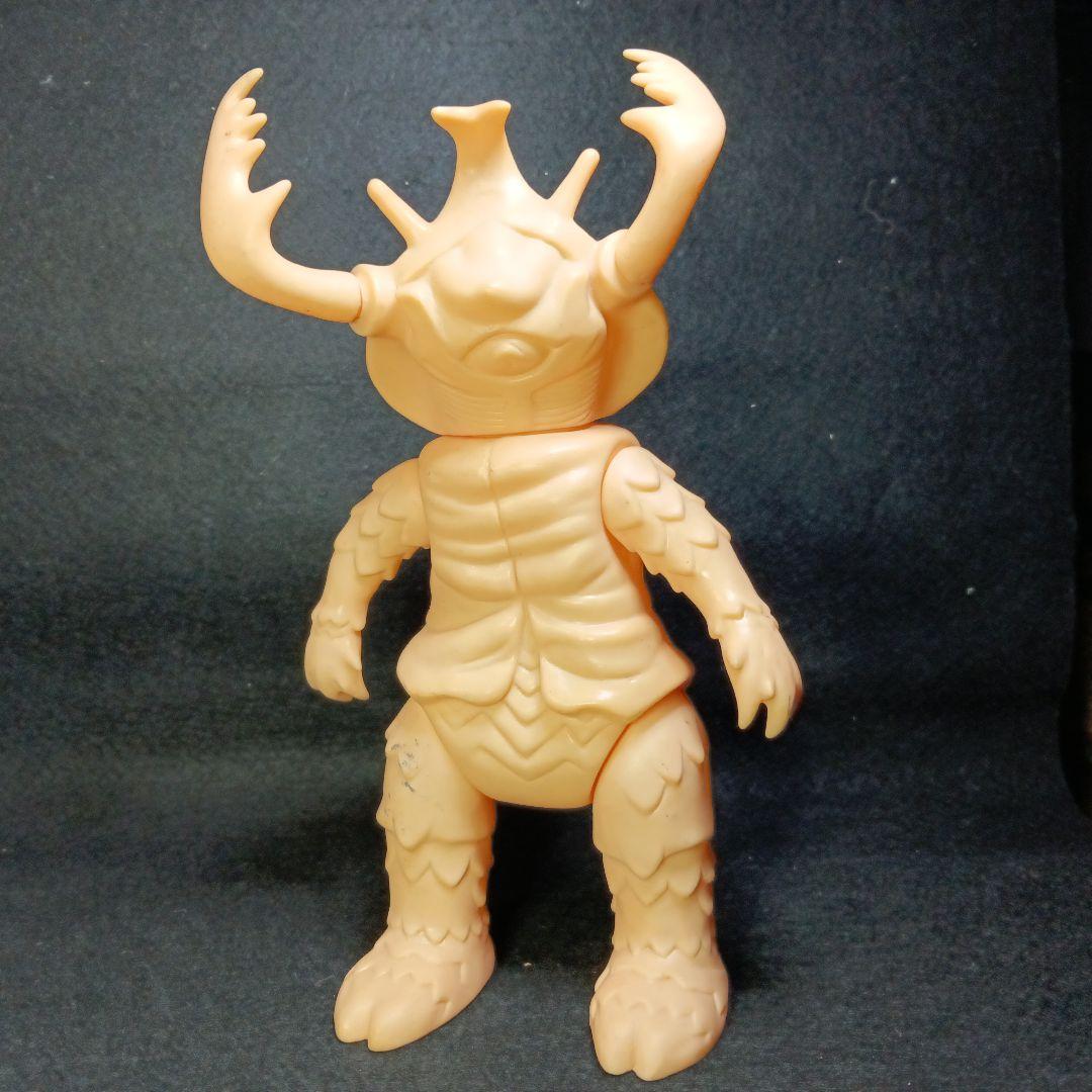 ブルマァク 「アントラー」 肌色成形 無彩色 怪獣 ソフビ