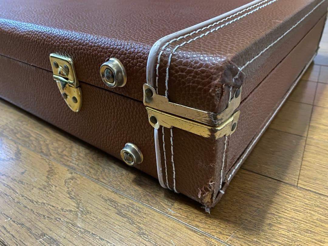 Crewsオリジナル、ベース用ハードケースです。