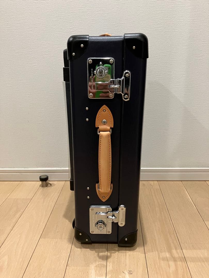 グローブトロッター　キャリーケース　(テレンス　コンラン氏デザイン)