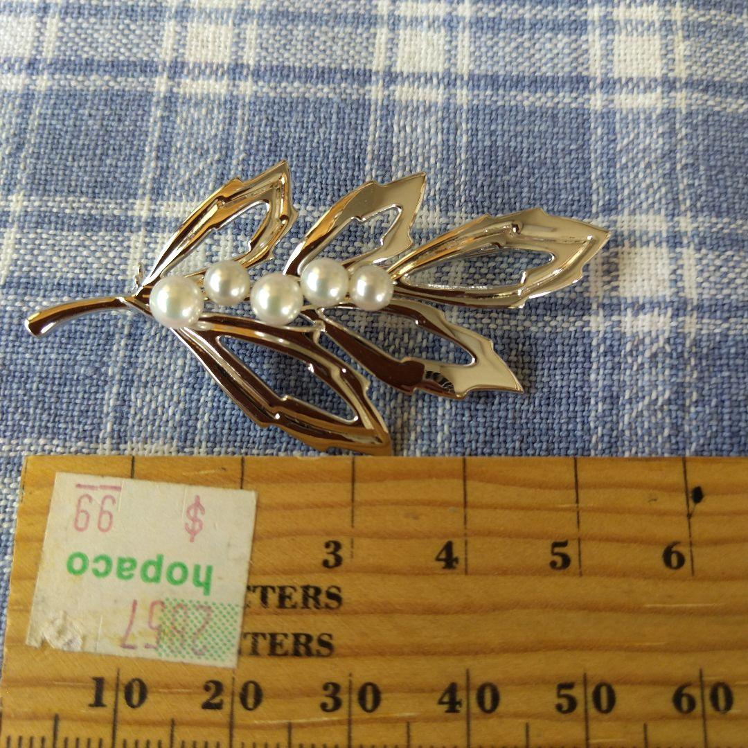 MIKIMOTO 真珠付き葉型ブローチ