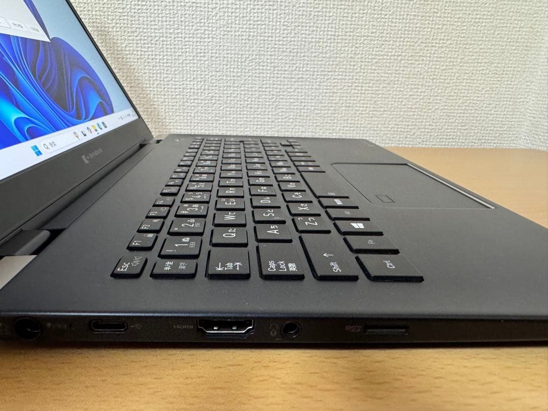 良品 dynabook G83 Intel Core i7 10世代　16GB