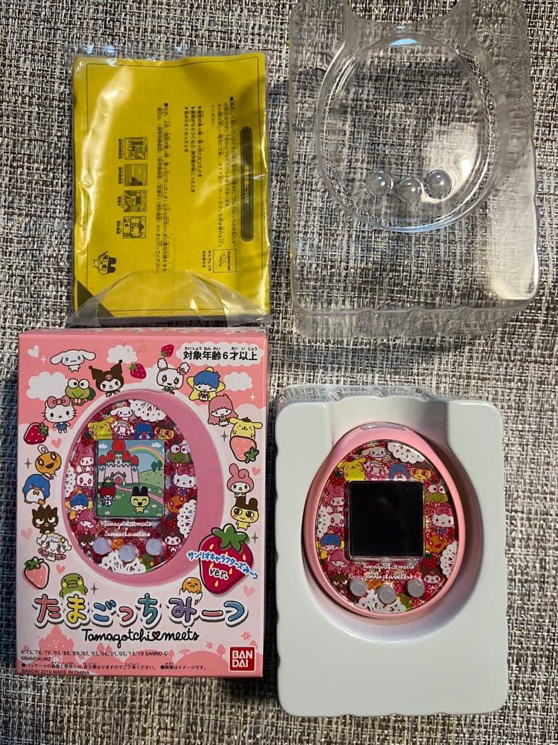 箱・取説あり、たまごっちみーつ サンリオ　ピンク