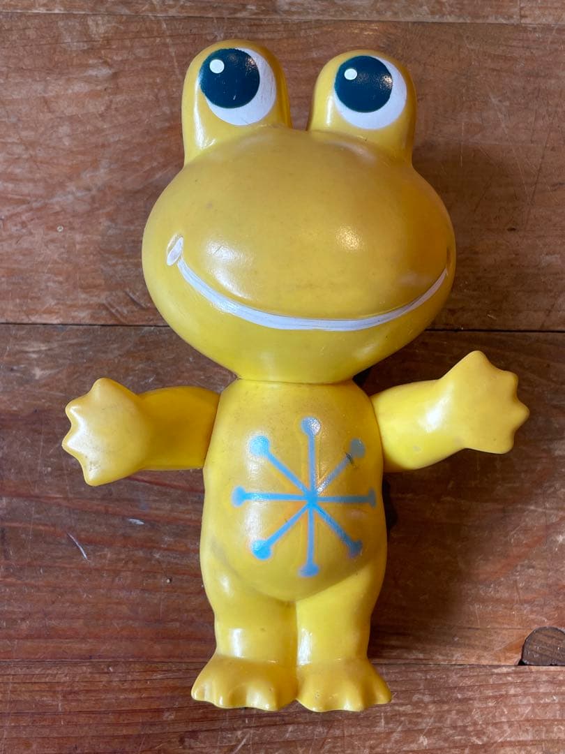新春特別値下げ❣️コーワ ケロちゃん　イエロー カエル 花火 ソフビ人形 企業モノ