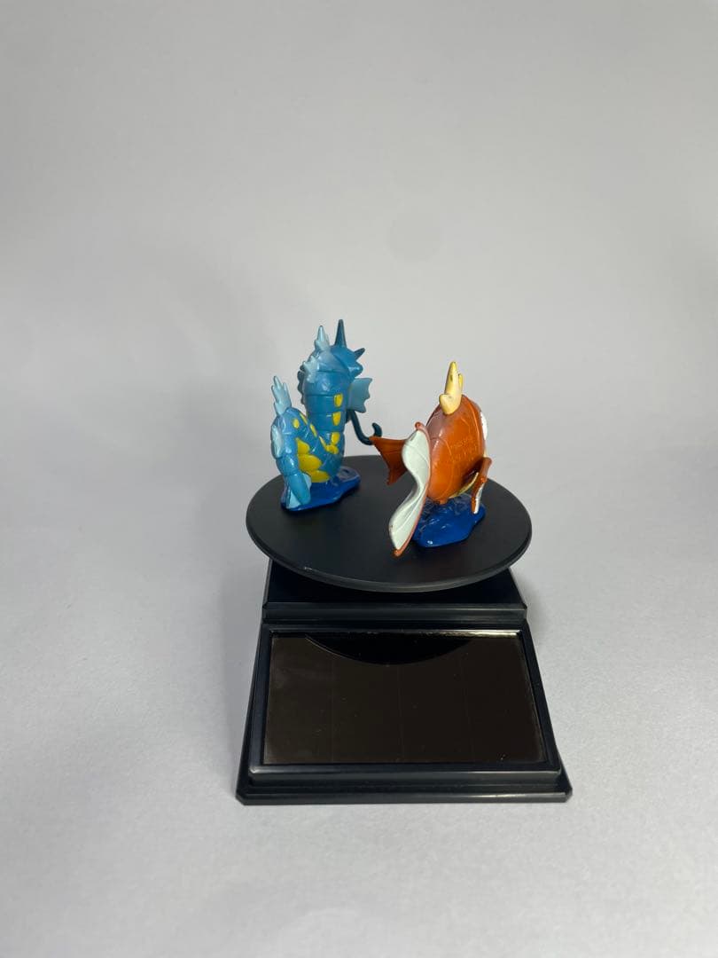 非常にレア⭐︎初期のモンコレ コイキングとギャラドス TOMY ポケモンフィギュア