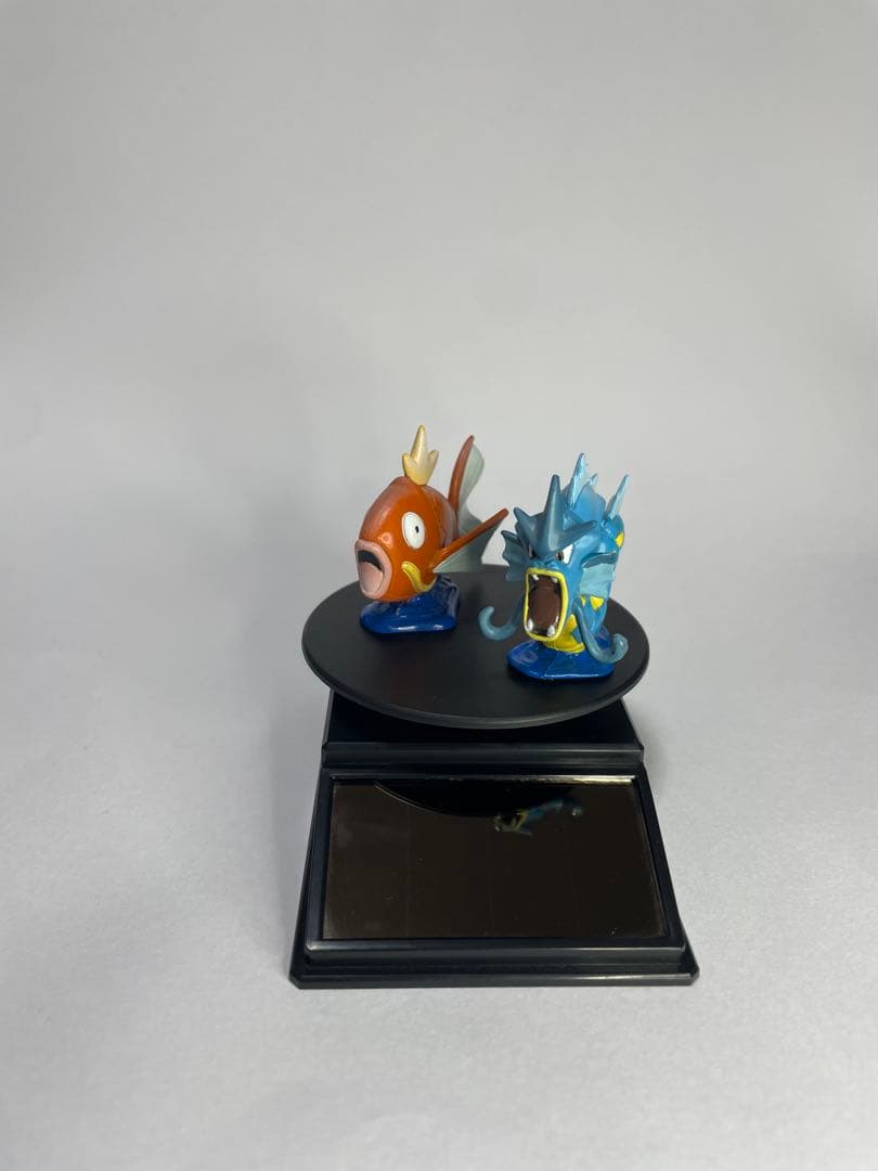 非常にレア⭐︎初期のモンコレ コイキングとギャラドス TOMY ポケモンフィギュア