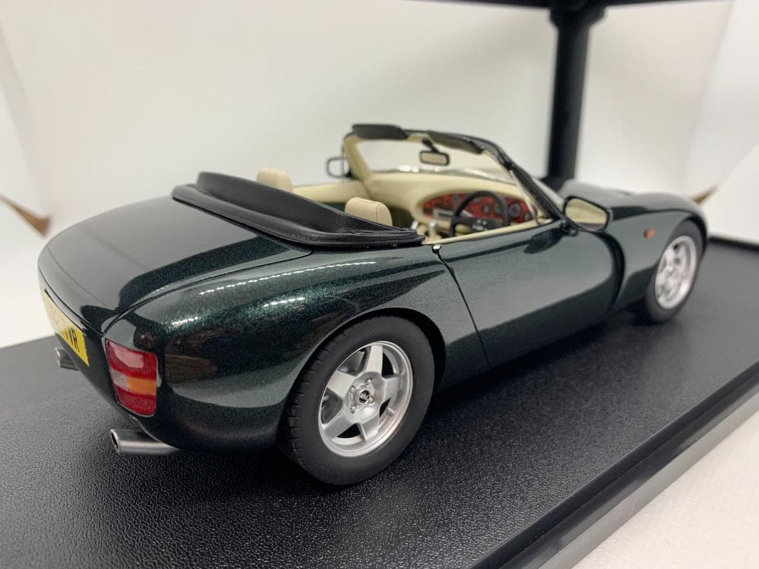 ミニカー 104-021 Cult 1/18 TVR Griffith green