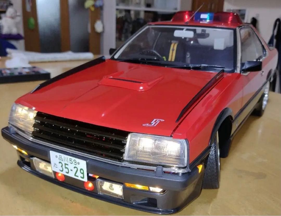 アシェット　西部警察 RS-1　完成品　1/8 ミニカー　日産スカイライン