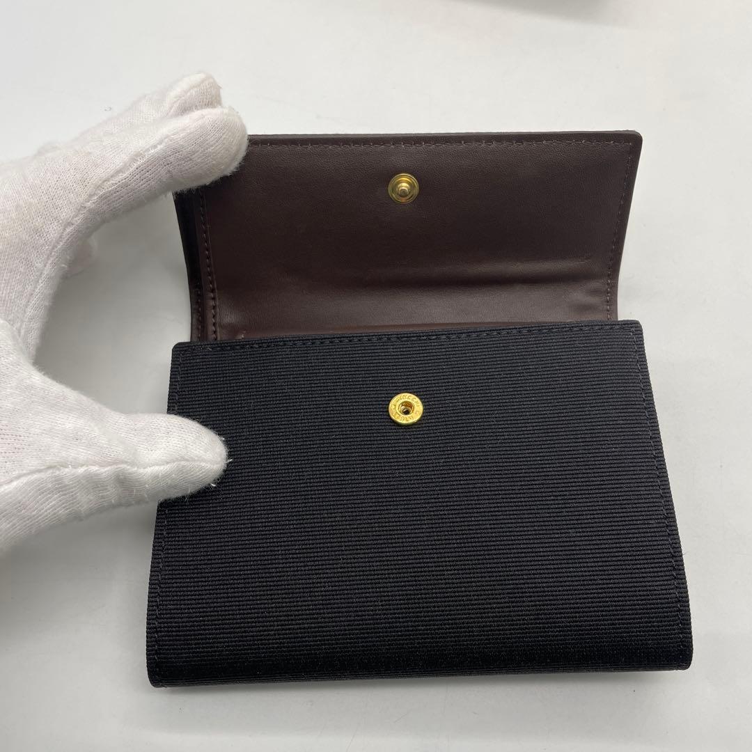 ☆新品未使用☆FENDI☆フェンディ☆二つ折り財布☆ブラック