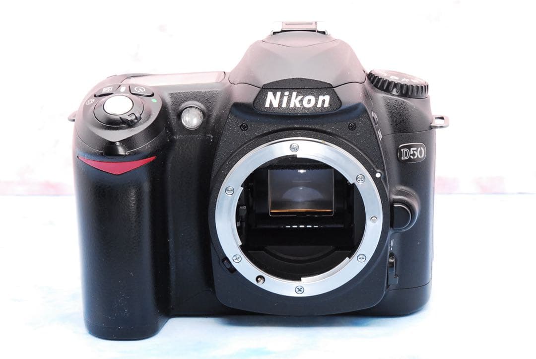 ☆お手頃価格☆Nikon D50☆一眼レフカメラ☆超望遠レンズ付Wレンズ