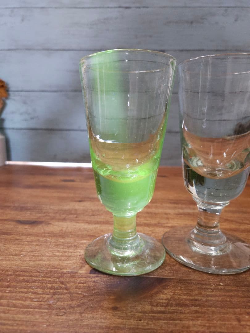 フランス アンティーク アブサングラス 2脚セット 厚手の吹き硝子 ウランガラス