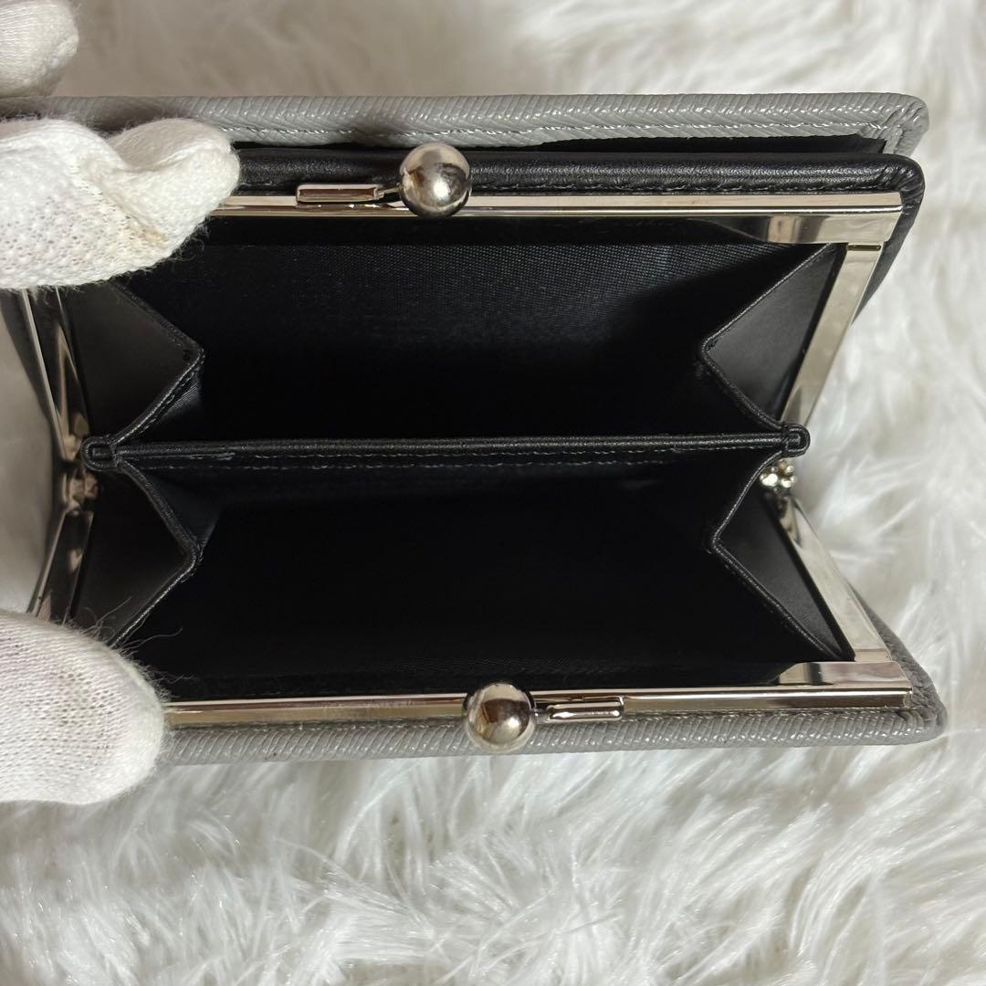 【人気・新品未使用】ヴィヴィアンウエストウッド 二つ折財布　グレー クリスマス