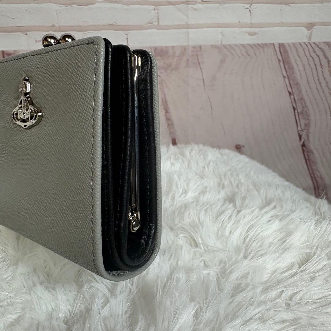 【人気・新品未使用】ヴィヴィアンウエストウッド 二つ折財布　グレー クリスマス