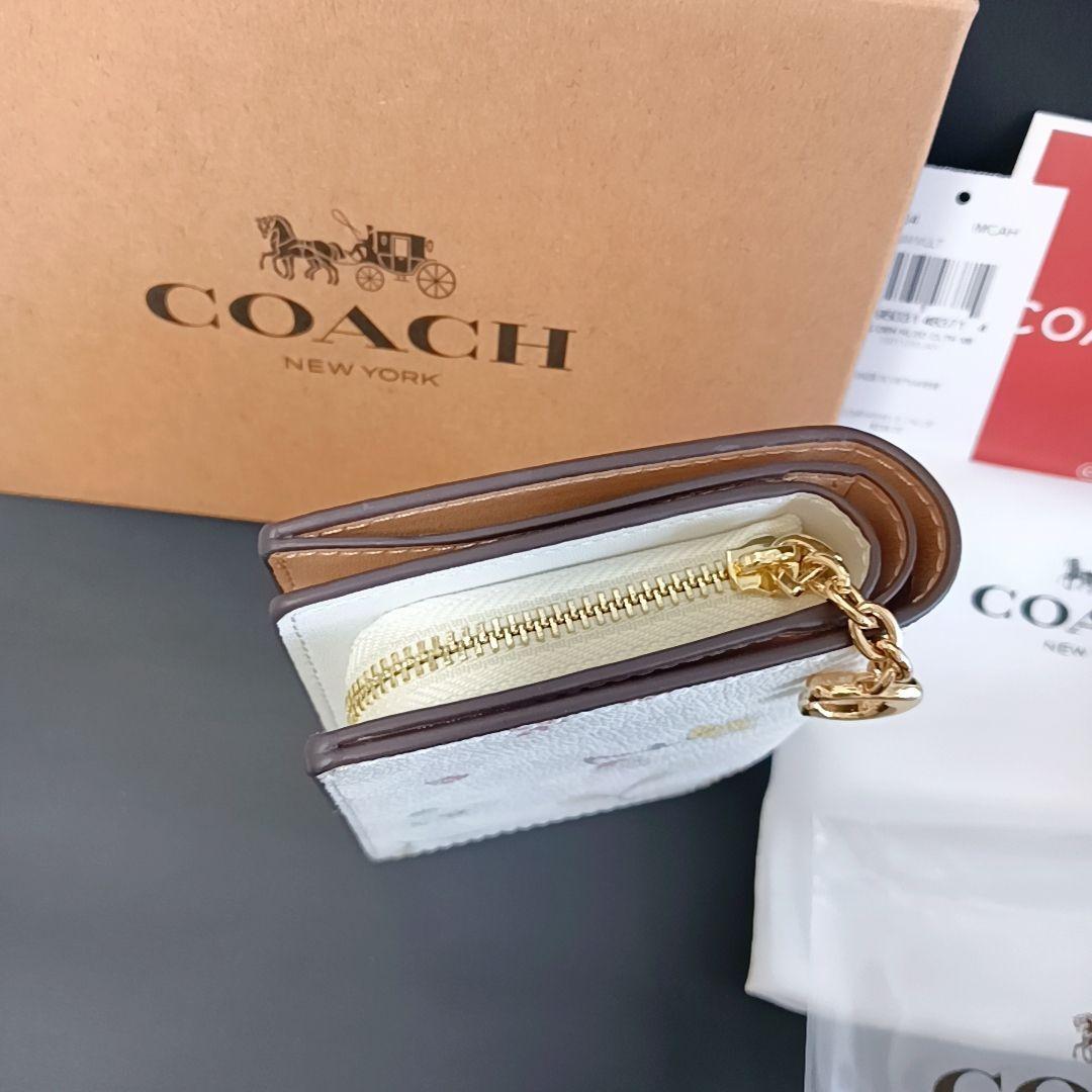 【新品】COACH 折り財布　二つ折り　花柄　コンパクト　プレゼント　箱付き