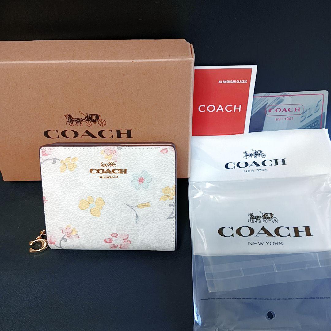 【新品】COACH 折り財布　二つ折り　花柄　コンパクト　プレゼント　箱付き