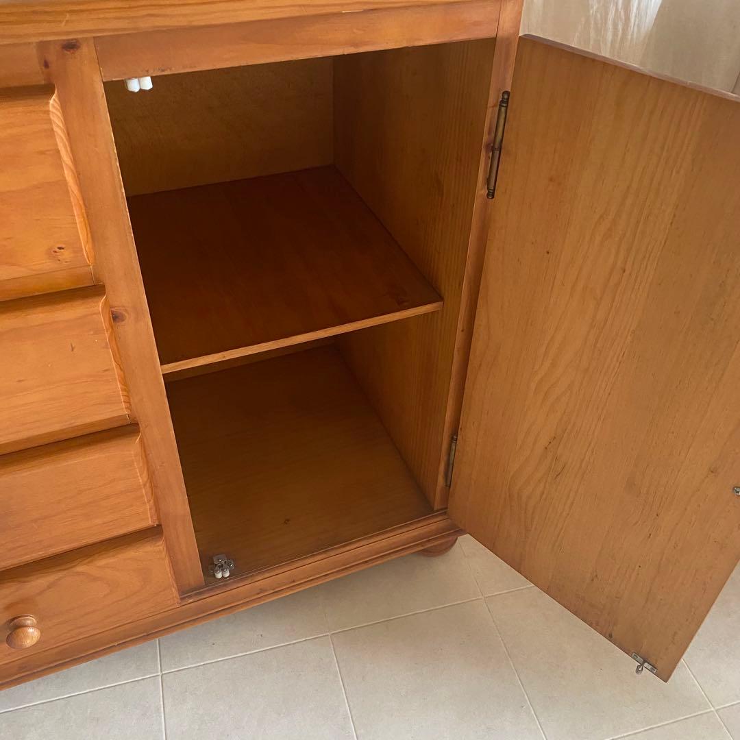 カントリー　パイン材　キャビネット　サイドボード　アンティーク　丸脚　家具