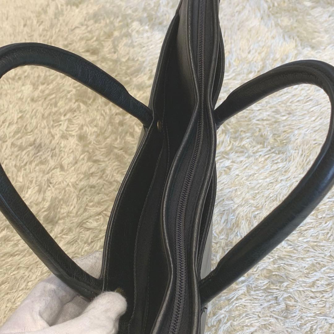 極美品✨イルビゾンテ　ビジネスバッグ　オールレザー　A4 ロゴ型押し　ブラック