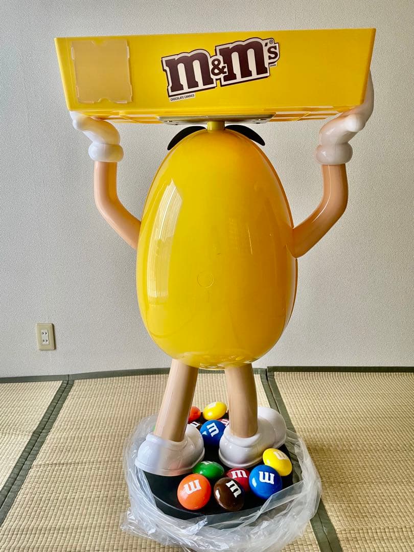 M&M's ストアディスプレイ イエロー