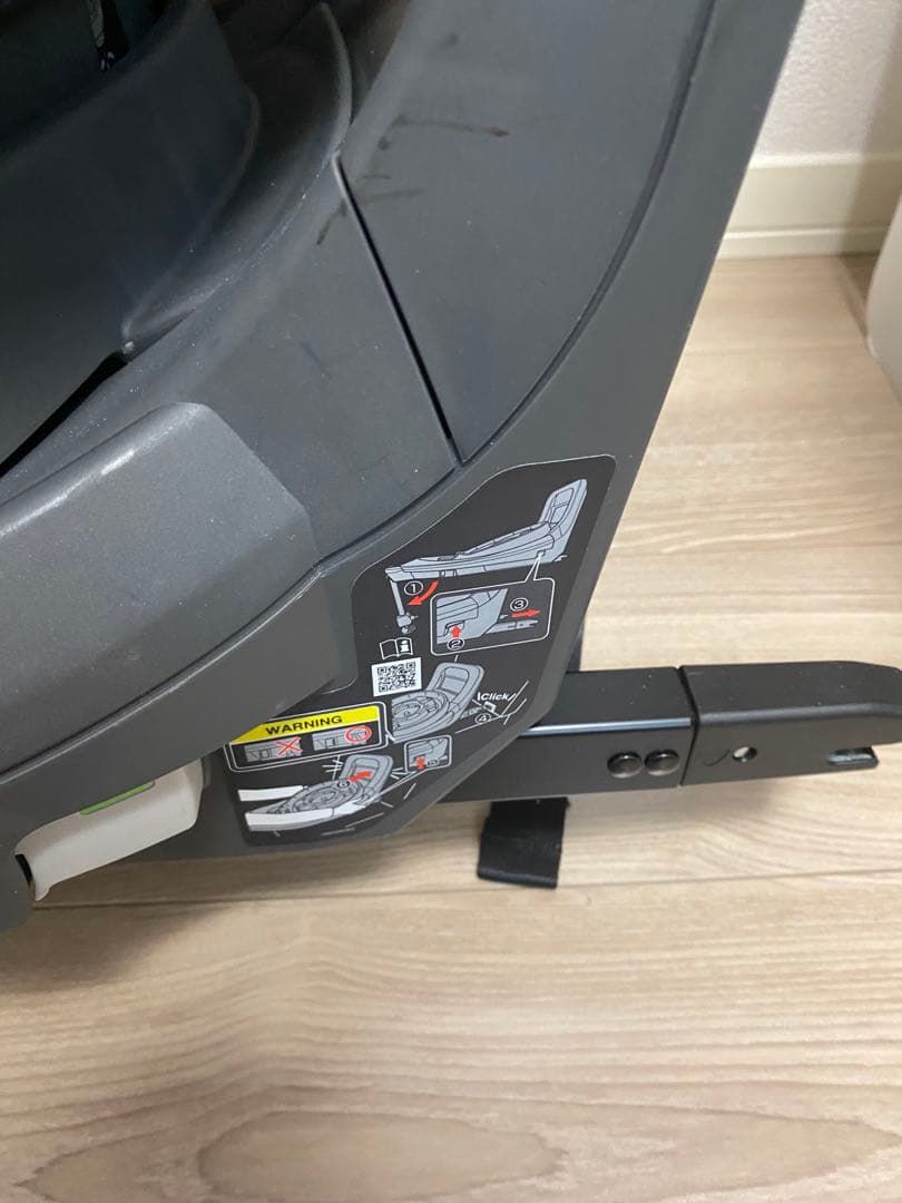 Combi 回転式チャイルドシート