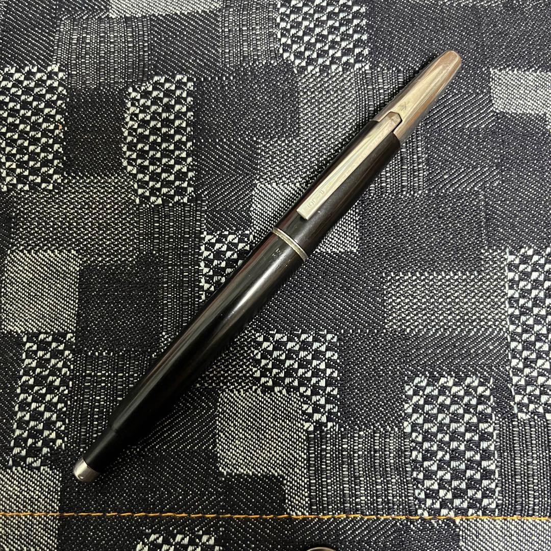 キャップレス　2代目(ノック式初代)