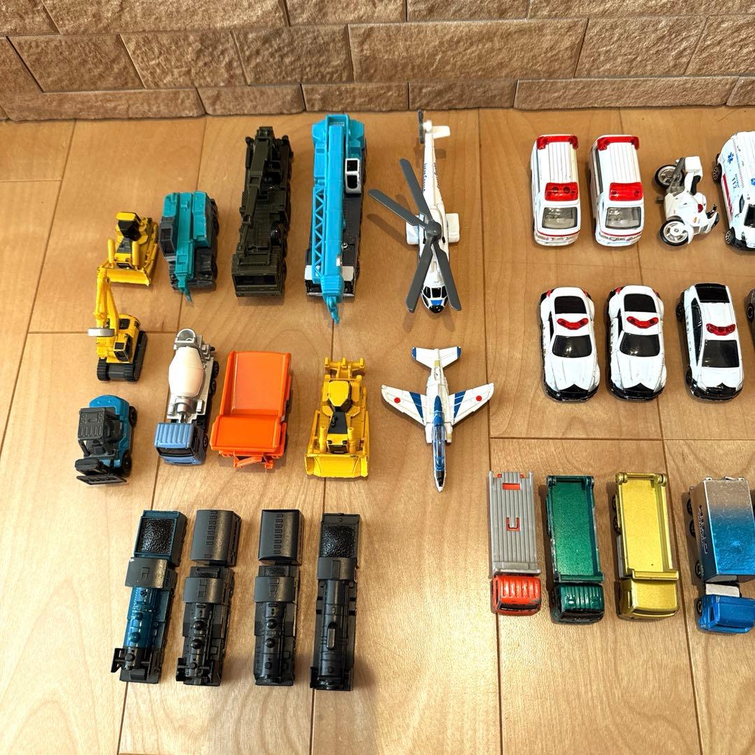 トミカ ミニカー まとめ売り 52台