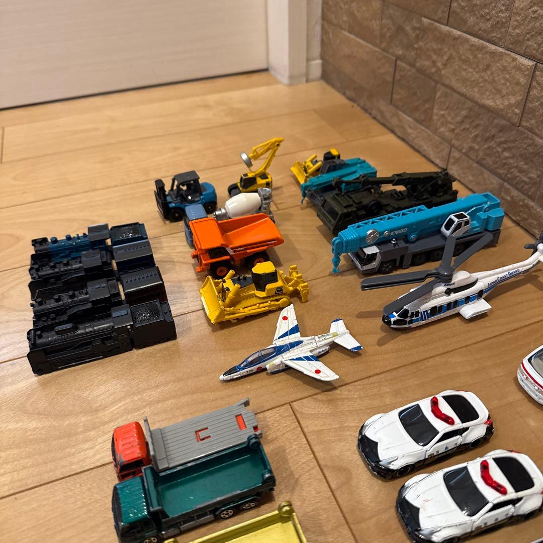 トミカ ミニカー まとめ売り 52台