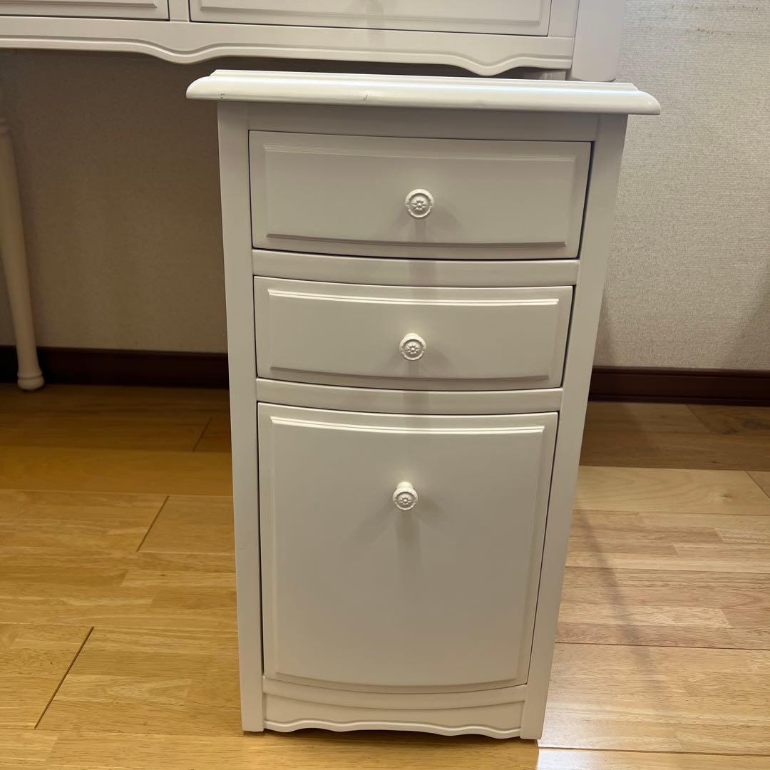 専用ページ名古屋市内お届無料椅子二脚セットりりーホワイト引き出し3段シャビネット
