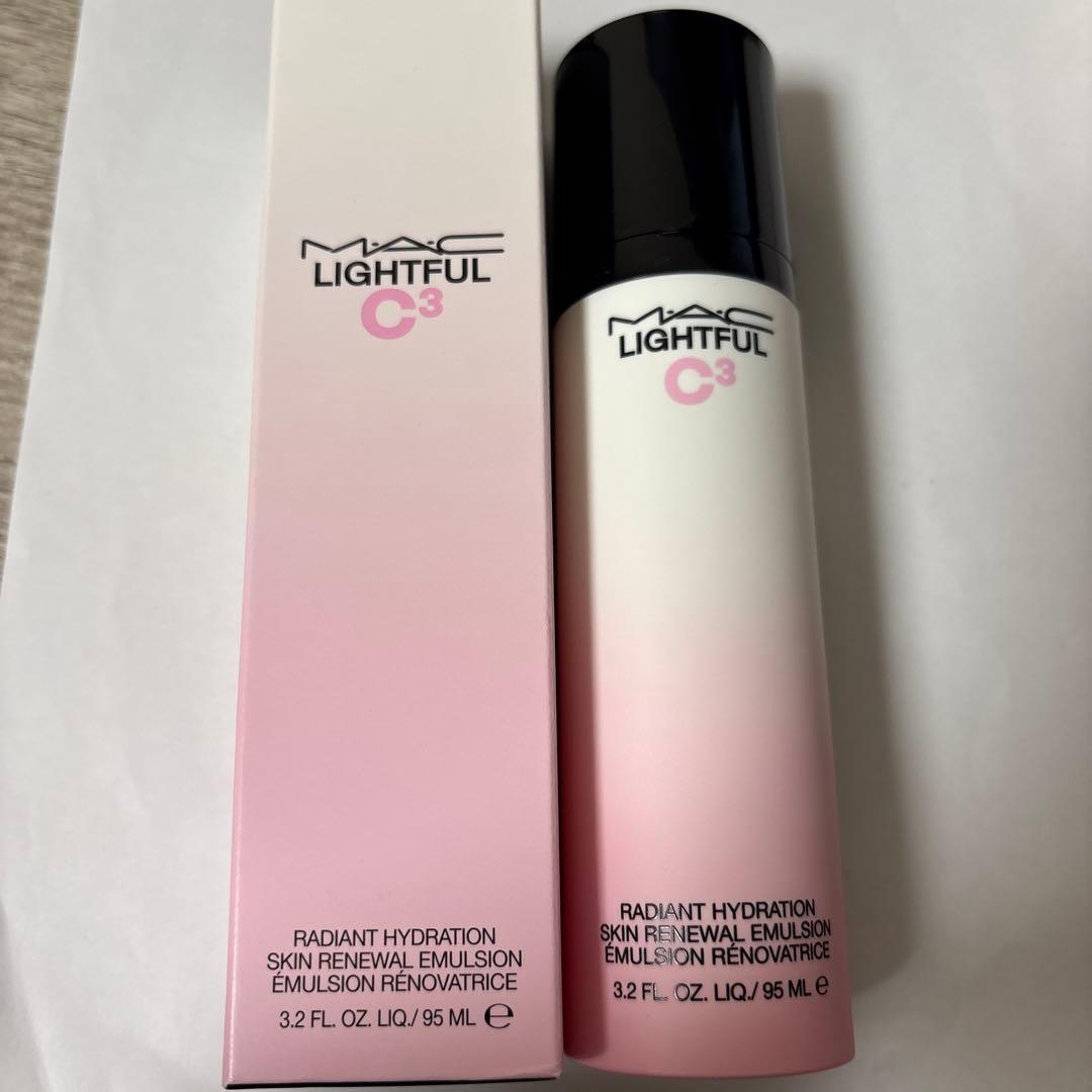 新品未使用MAC LIGHTFUL C3 乳液　3点