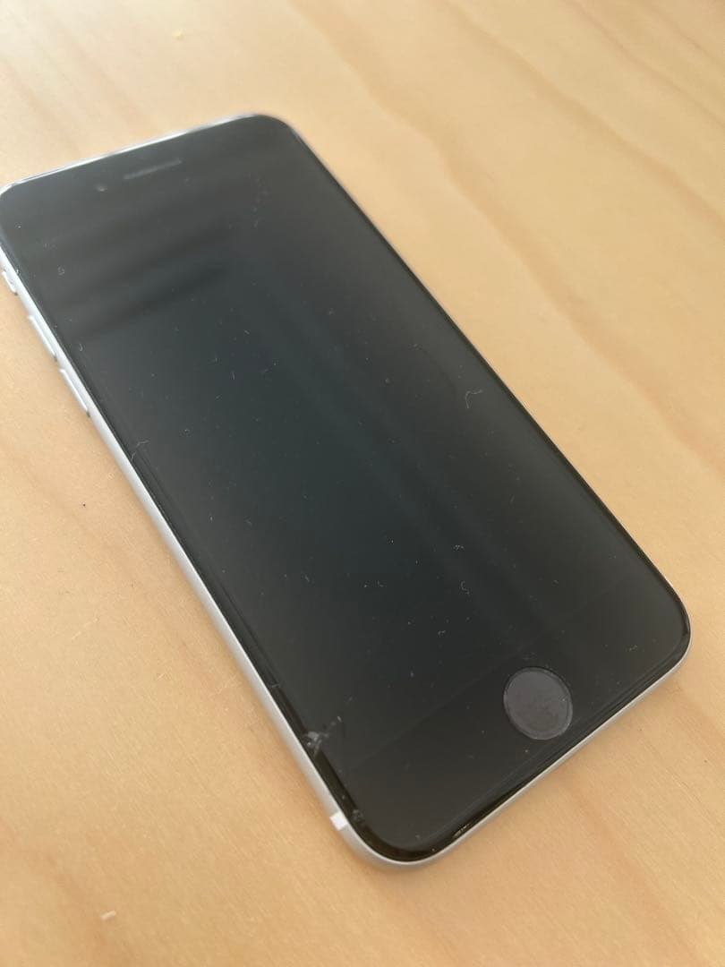 iPhone se 2世代　ホワイト