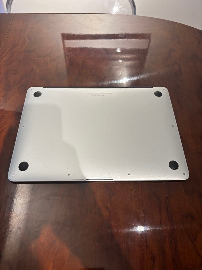 Apple MacBook Air (2017) 13inch 本体