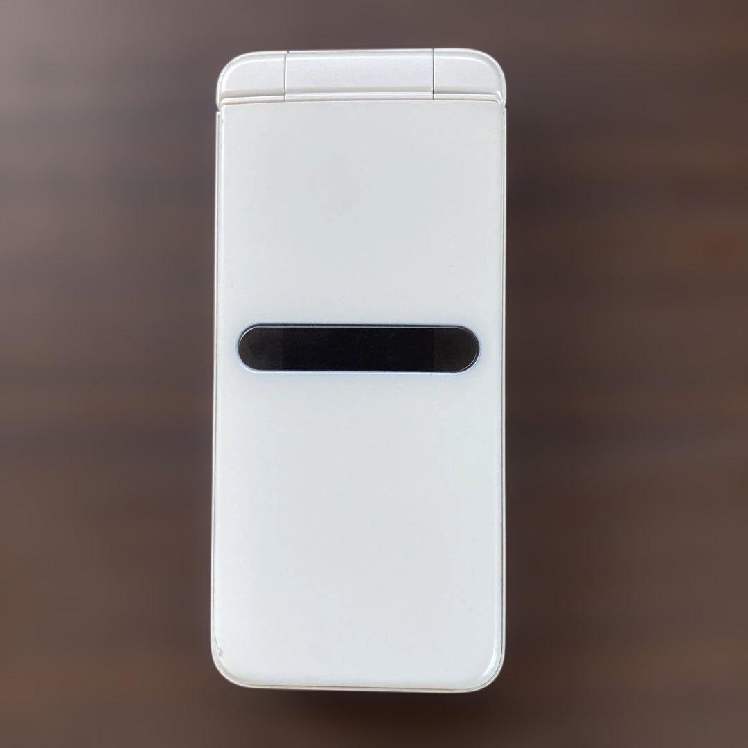 【SIMロック解除済】au GRATINA KYF42(箱・取説付)ホワイト