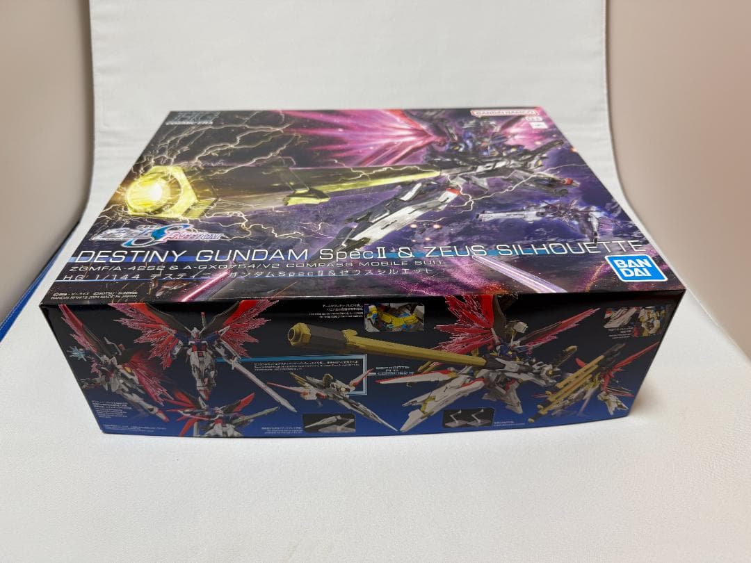 【新品】HG デスティニーガンダム Spec II & ゼウスシルエット