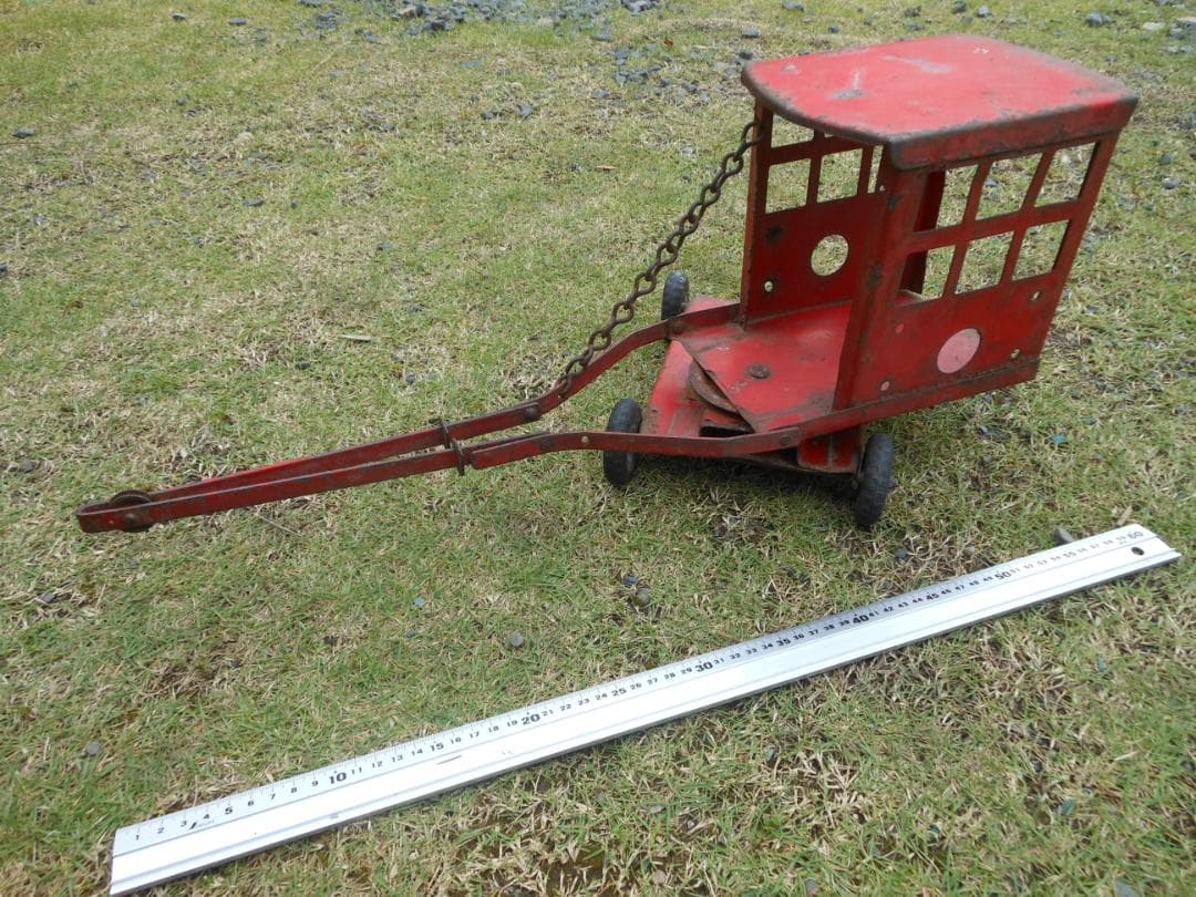 赤い トライアングクレーン　移動式クレーン　モバイルクレーン