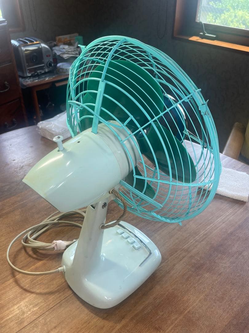 DarkGreenの涼しげな羽根 暑夏をecoに乗切る東芝扇風機　Grn2tne