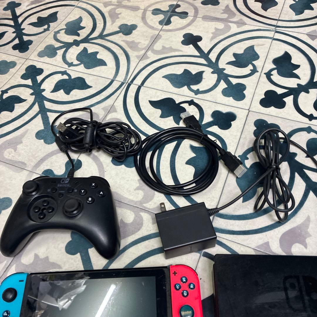 Nintendo Switch 本体とワイヤレスコントローラー2セット その他