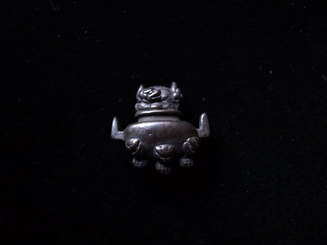 獅子香炉目貫