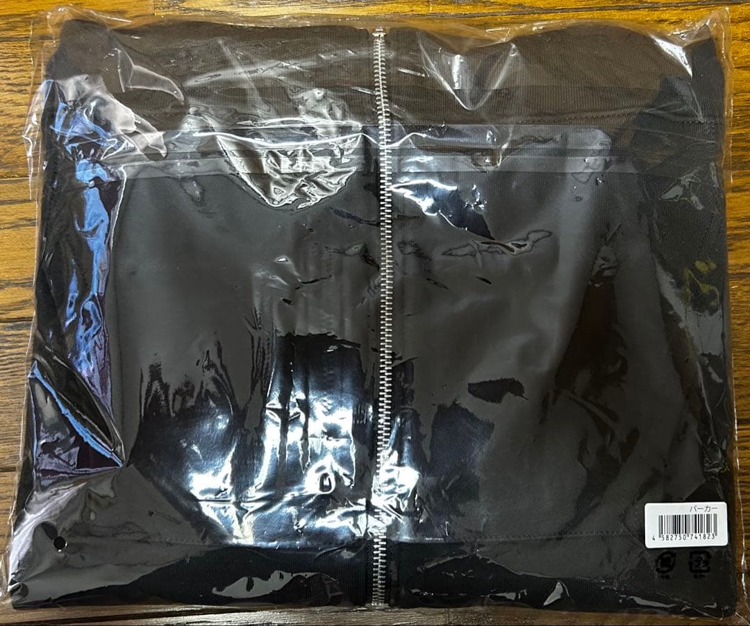 SixTONES MILE SixTONES グッズ　パーカー