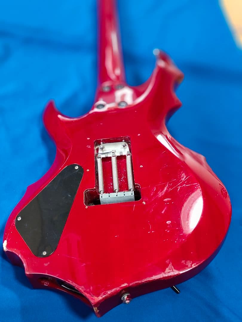 Grass Roots エレキギター レッドジャックの周りに打こんあとあり