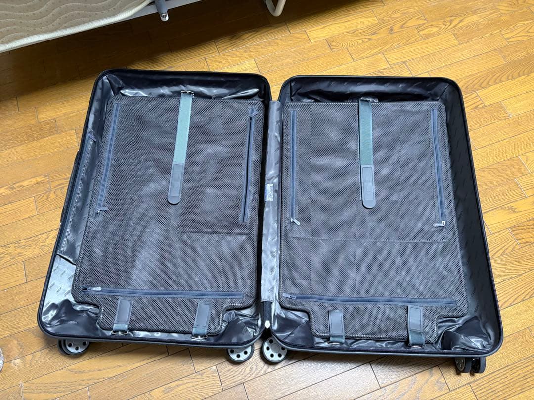 RIMOWA リモワ スーツケース SALSA ブラック83073504