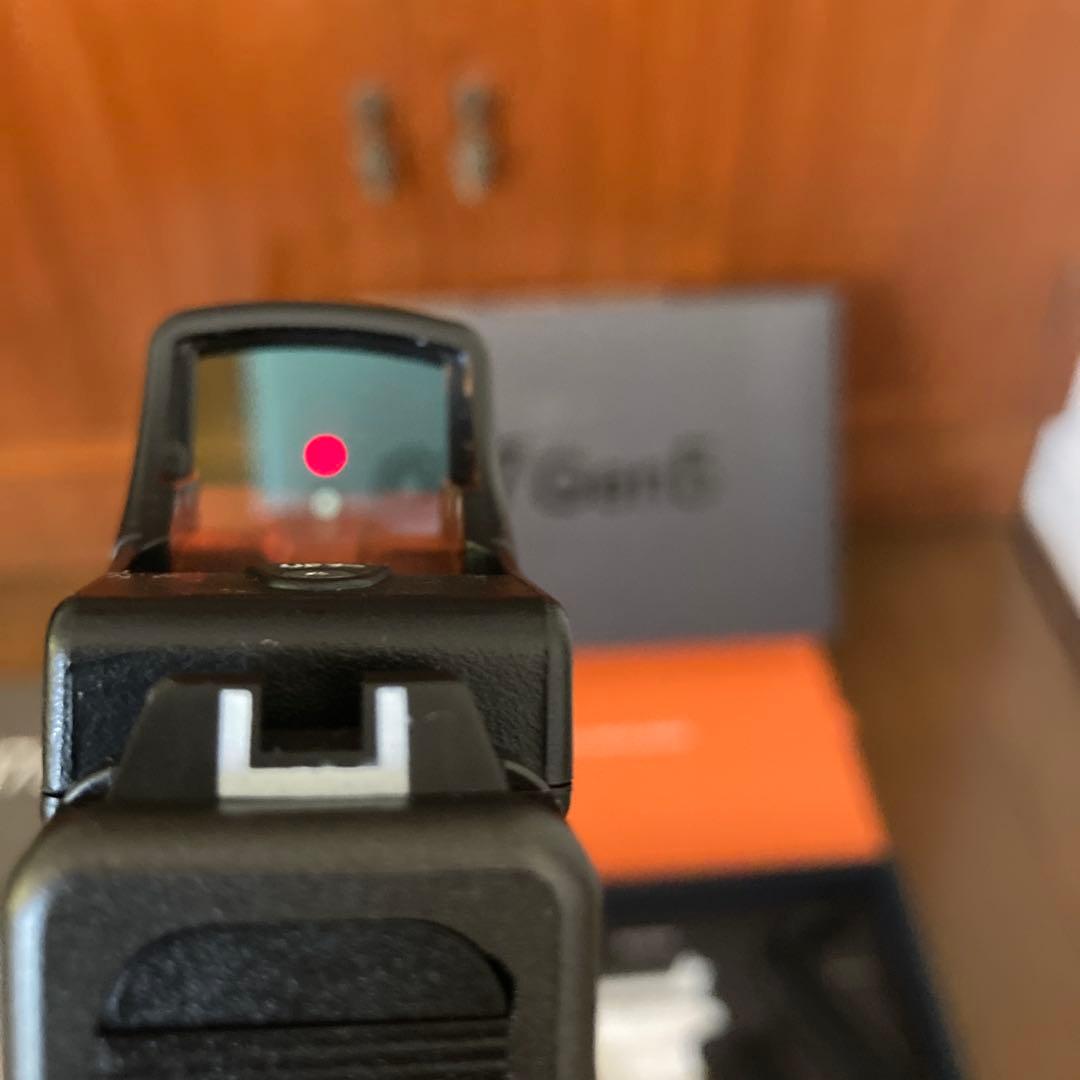 東京マルイ G17 Gen5 マイクロプロサイト、マガジン2本セット