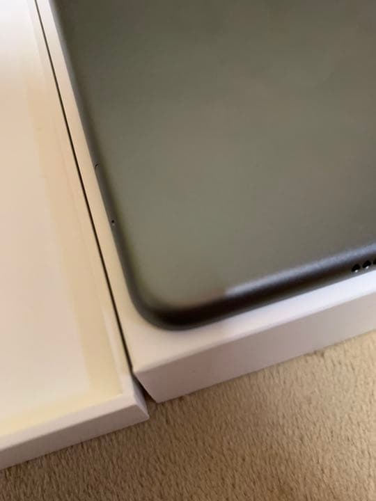 iPad Air Wi-Fi + Cellular 第3世代