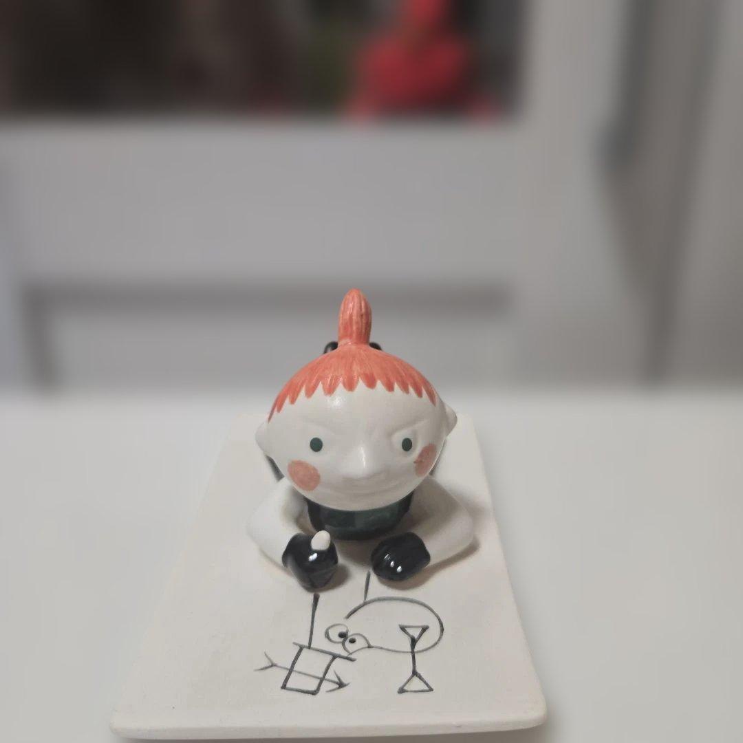 アラビア　ムーミン　リトルミイ寝そべりフィギュア