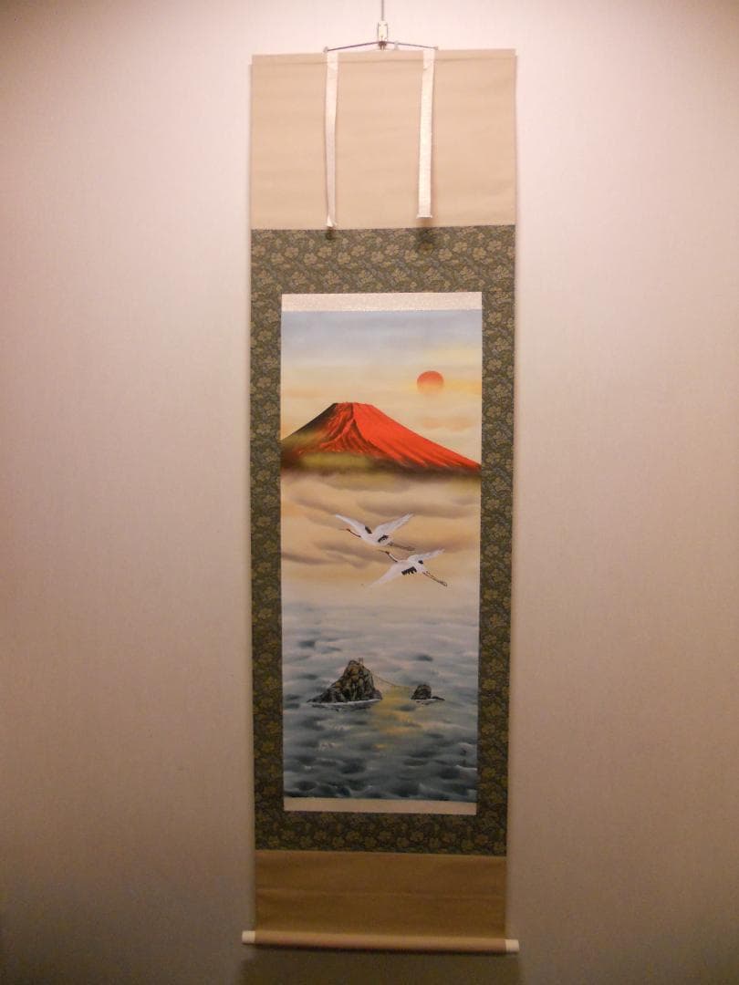 掛け軸 鉄堂 赤富士夫婦岩 絹本 希少 軸装 茶道具 掛軸 美品 です。