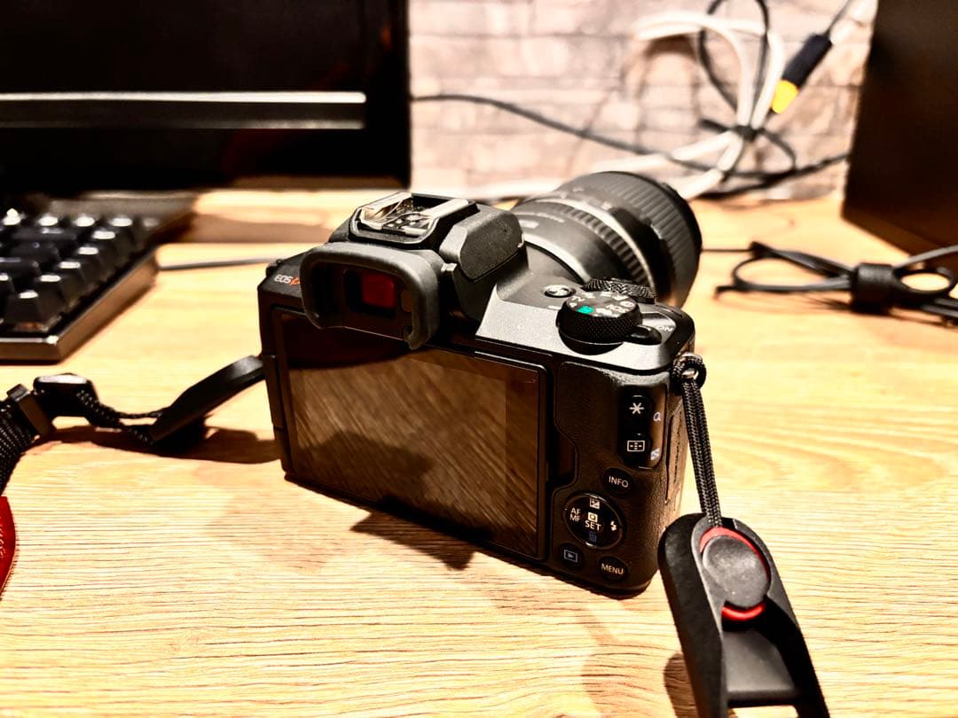 Canon EOS KISS M ＋ TAMRON 18-300 piezo