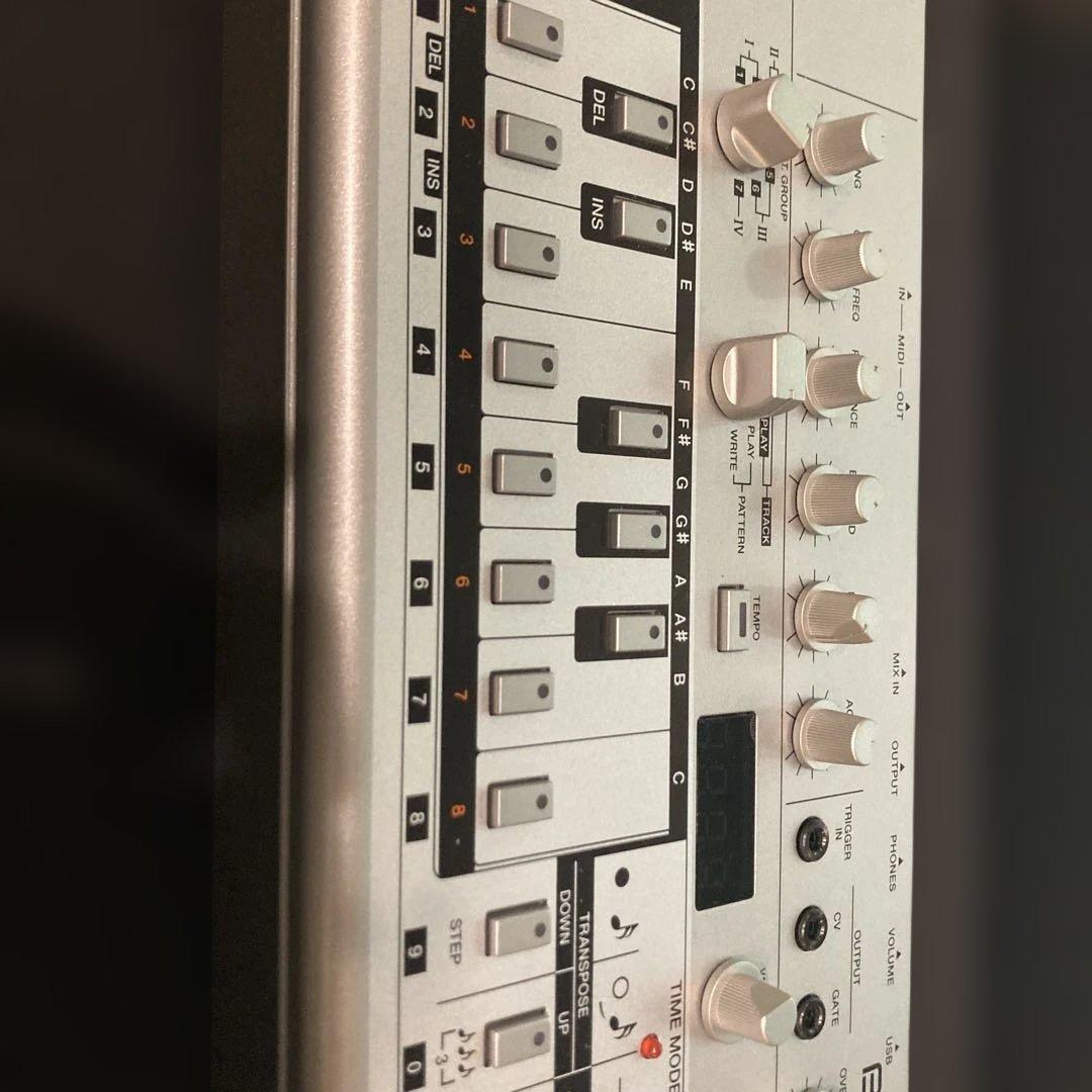鍵盤楽器 Roland TB-03