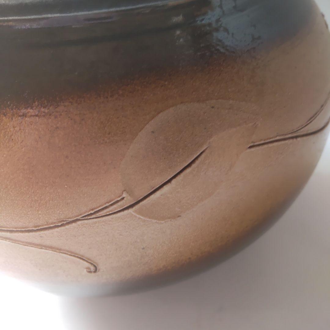 京焼 西川實 作 塩釉葉文流 水指 共箱 茶碗 茶道具 抹茶碗 美品 です。