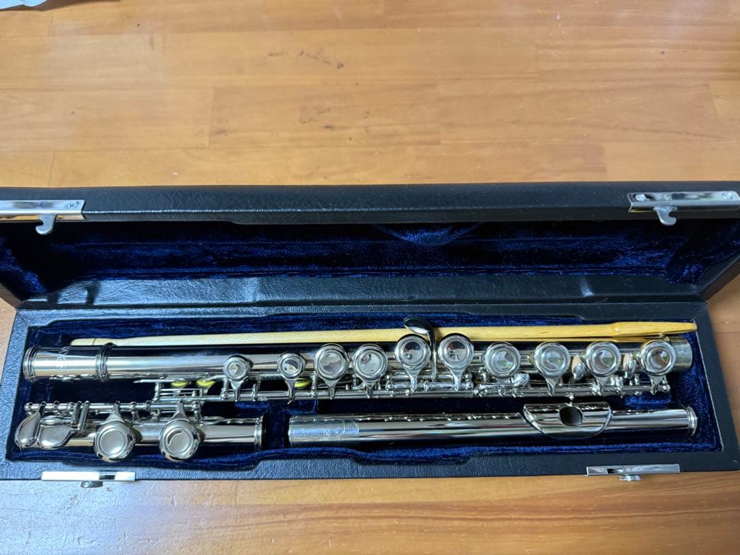 ミネルバ　フルート MFL-1 ケース教本DVD付き　中古