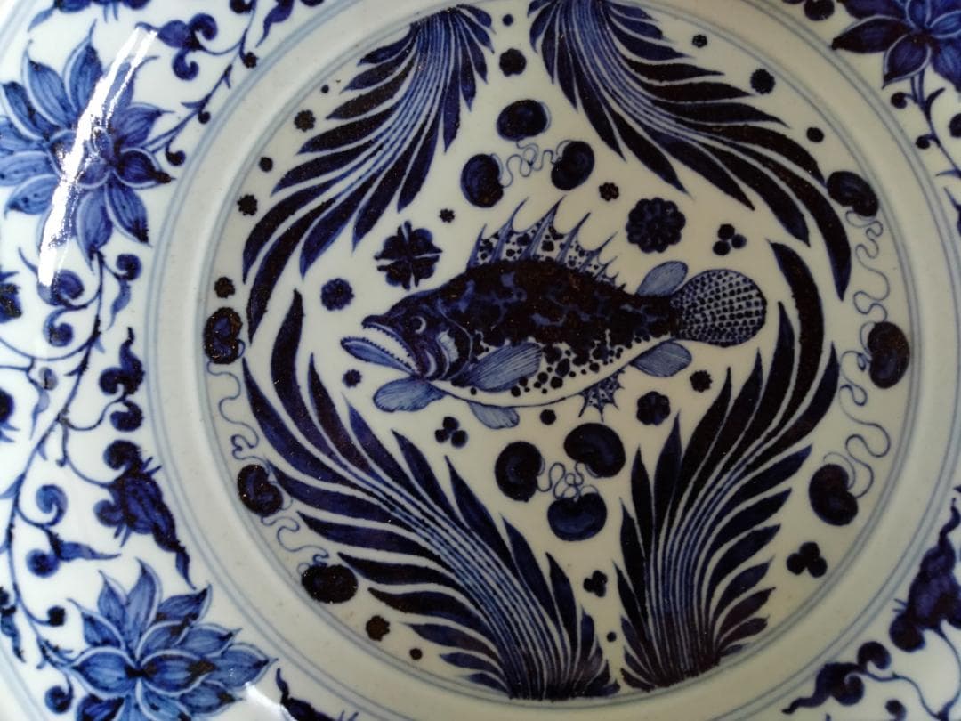 元代　青花桂魚文大皿