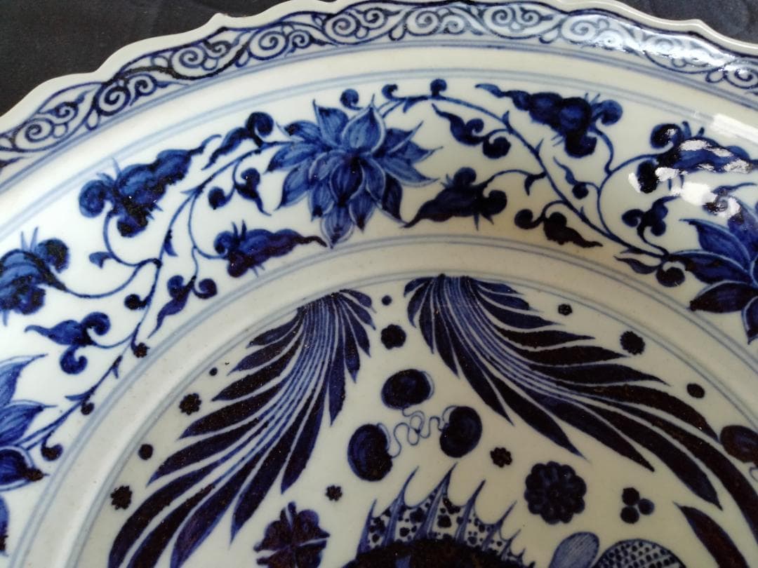 元代　青花桂魚文大皿